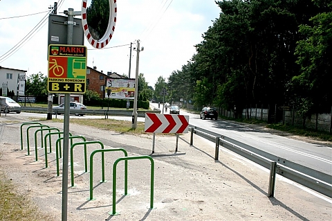 Bike and Ride w Markach. Gdzie jeszcze potrzebne stojaki rowerowe?