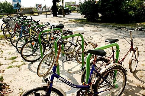 Bike and Ride w Markach. Gdzie jeszcze potrzebne stojaki rowerowe?