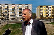 Parkingi na Broniewskiego do likwidacji? Korwin-Mikke protestuje