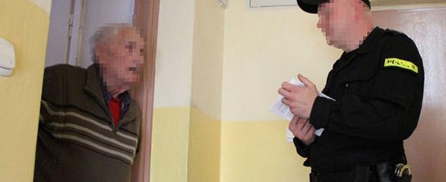 Wpadł, bo mu było mało. Emeryt przekazał 1,6 mln gotówką
