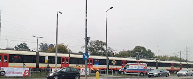 Śmiertelny wypadek w Aninie. Pociąg potrącił 17-latkę