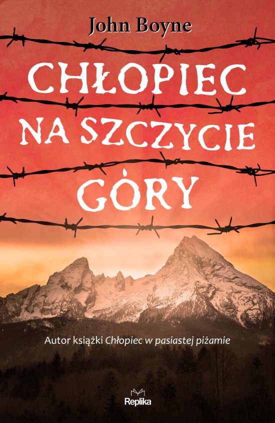 Ch�opiec na szczycie g�ry