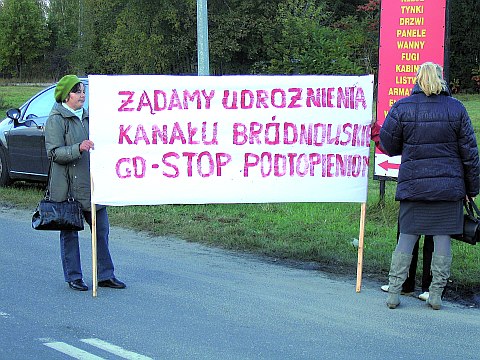 alt='Blokada jedynym rodkiem na podtopienia?'