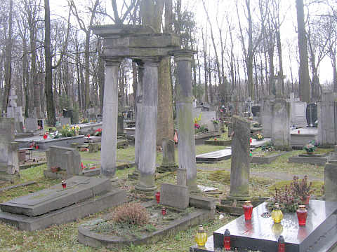 Zomiarze opanowali Cmentarz Prawosawny