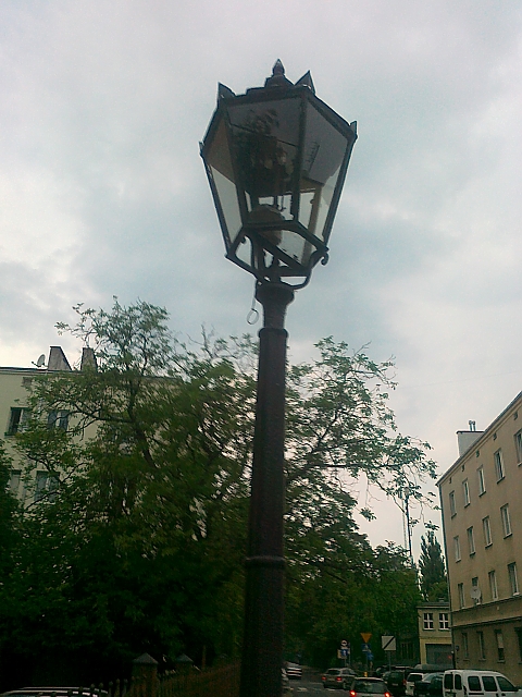alt='Ciekawostka: latarnie gazowe przy Cegowskiej'