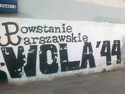 alt='Graffiti ku czci Powstania - na poczcie'