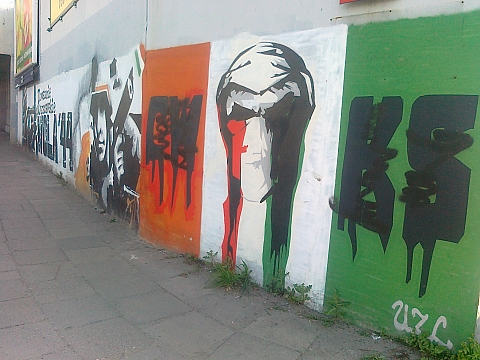Graffiti ku czci Powstania - na poczcie