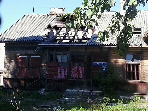 Stara przychodnia w Markach do wyburzenia