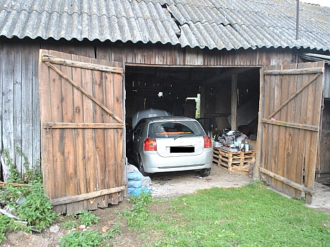 Samochody rozbierał w stodole