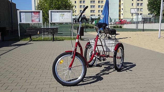 Trjkoowe rowery dla emerytw w parku Brdnowskim