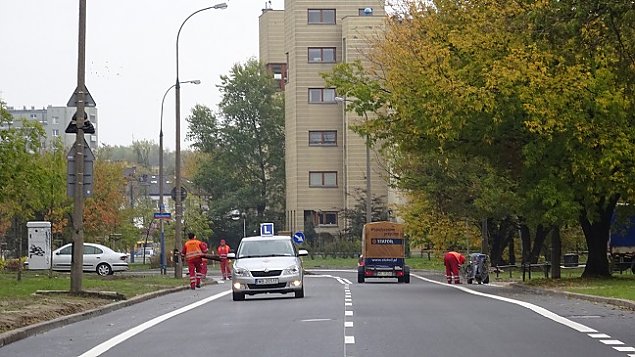 alt='Wrocawska po remoncie. Gadka i z pasami dla rowerw'