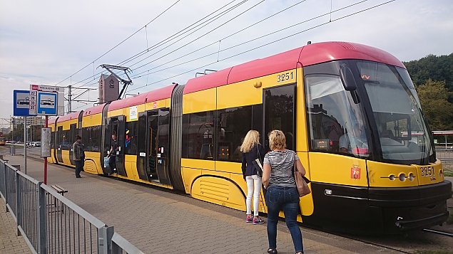 alt='Jak wolno jedzie tramwaj na Piaski?'