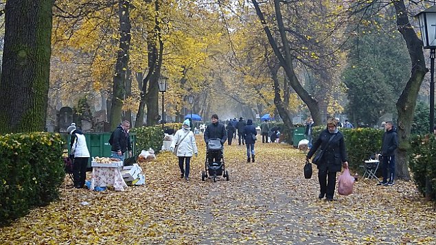 Festiwal tandety pod cmentarzem. Jak co roku