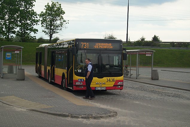 alt='Choszczwka z nowym autobusem'