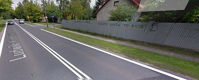 alt='Zasomy szpetny mur na Kondratowicza'