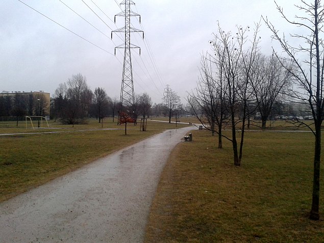 alt='Budujemy boiska i place zabaw w parku Grczewska. Kiedy wreszcie przybdzie drzew?'