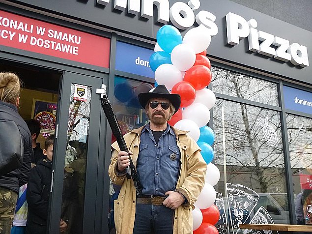 alt='Chuck Norris otworzy pizzeri w Legionowie'