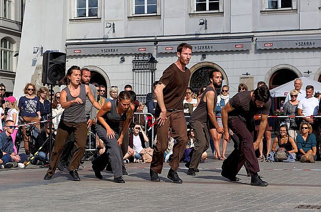 Festiwal teatrw ulicznych w Wawrze?