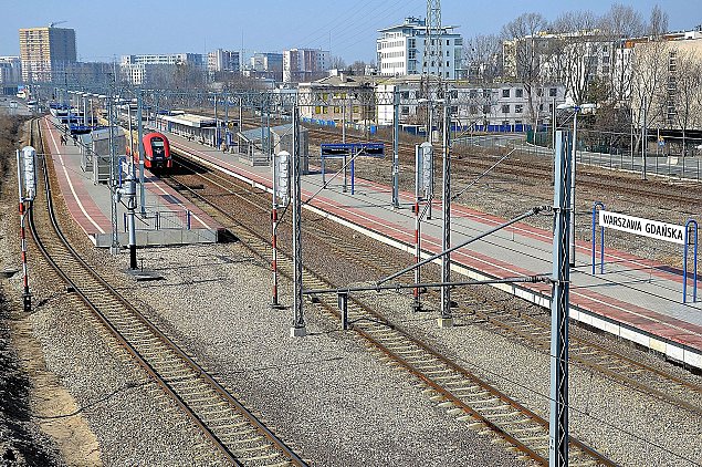 alt='Dworzec Gdaski: rozbudowa musi poczeka'