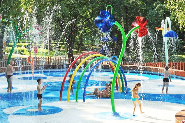 alt='Wodny plac zabaw w parku fontann. &quot;Cudowna atrakcja&quot;'