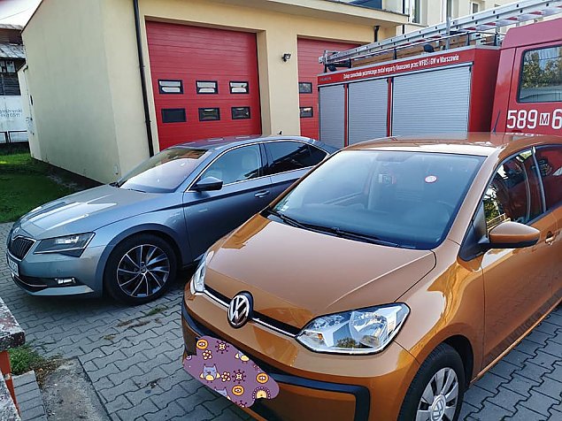 Brak wyobraźni czy głupota? Kierowcy blokują strażaków