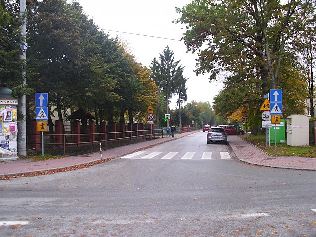 Pod prąd na Sitarskich. Kierowcy nie znają przepisów?