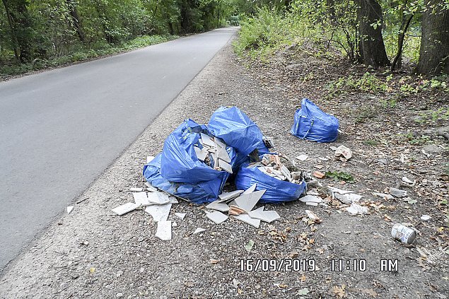 Śmieci na dziko. 18 ton odpadów w okolicach Nadarzyna