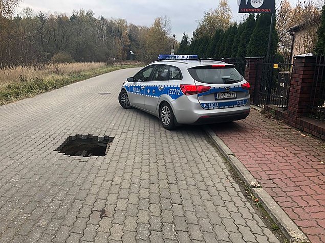 Zapadła się ulica. "To tylko wierzchołek góry lodowej"