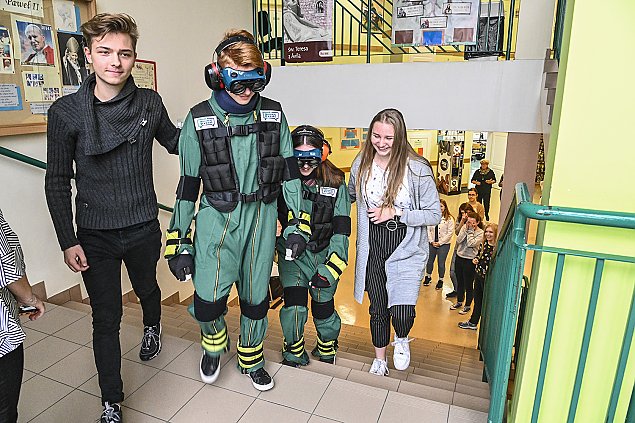 "Zrozumieć starość". Licealiści przeobrazili się w emerytów