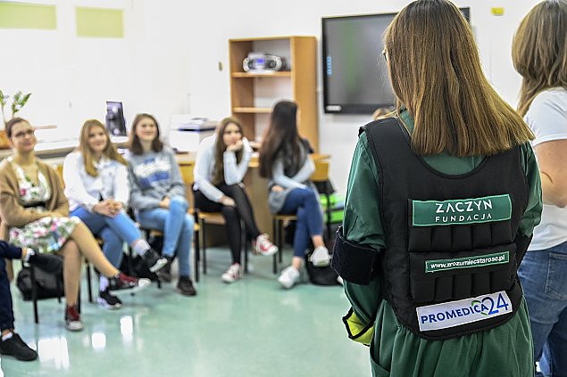 "Zrozumieć starość". Licealiści przeobrazili się w emerytów