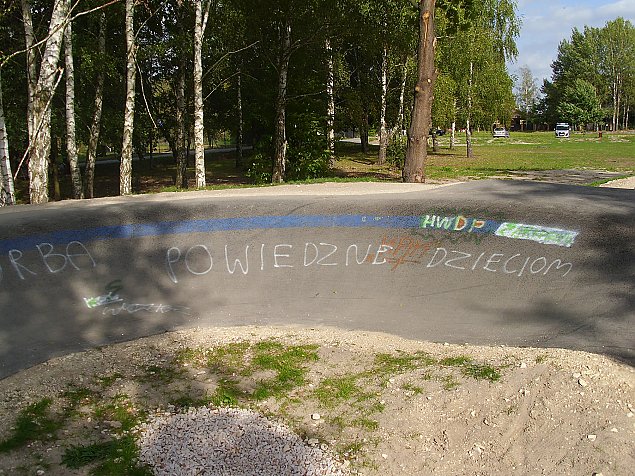 Młodzież niszczy pumptrack. Za naprawę powinni zapłacić rodzice?