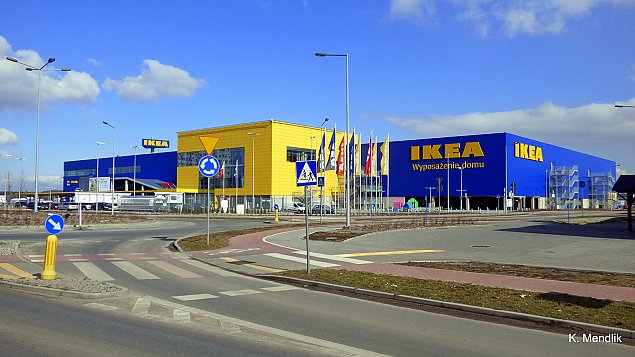 alt='Chc grupowo wej do sklepu IKEA bez maseczek. O co chodzi?'