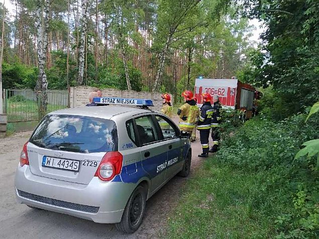 Beczka z tajemnicz substancj zaniepokoia mieszkacw Nachykowej