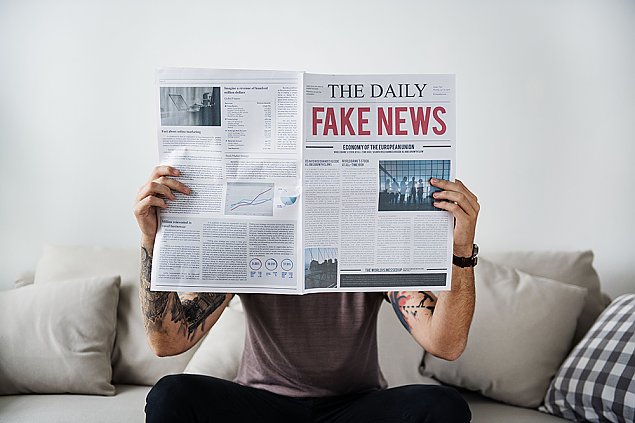 Czym jest fake news i jak z nim walczyæ?