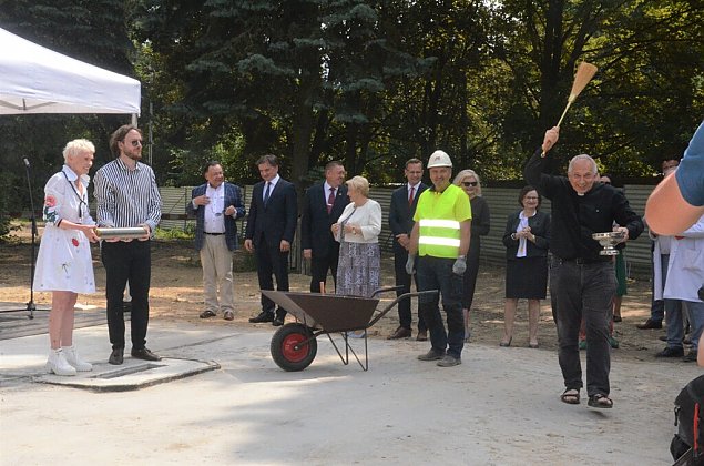 Na Brdnie ronie klinika Ewy Baszczyk. Budzik pomoe pacjentom w piczce