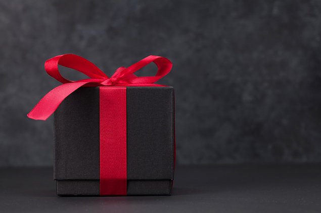 Jak znale¼æ idealny prezent? 5 uniwersalnych propozycji