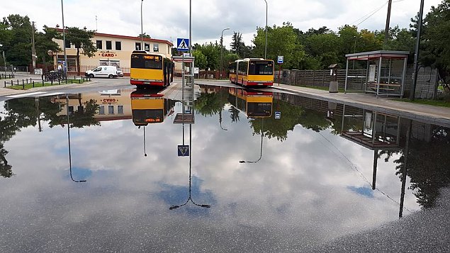 alt='Falenica: Ptla autobusowa pod wod. Powstaa sze lat temu'