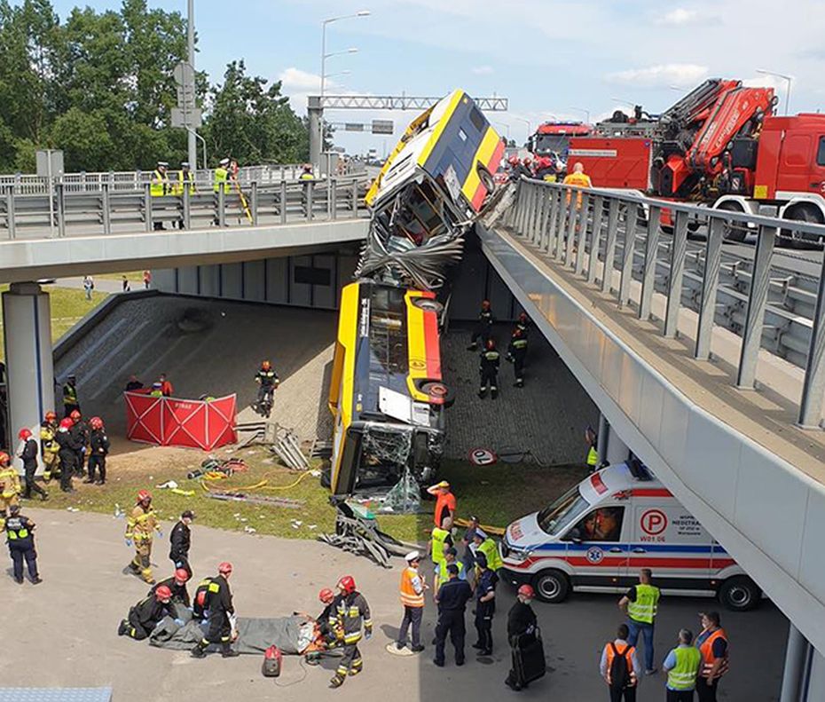 Autobus spad³ z mostu Grota. Kara wiêzienia dla kierowcy