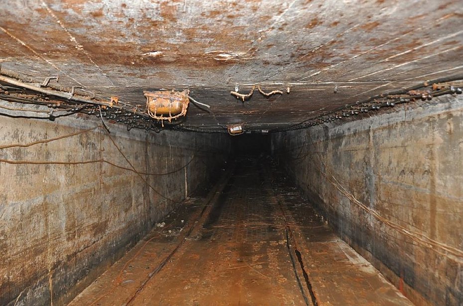 Tajemniczy 84-metrowy tunel na Woli. Drogowcy zalej± go betonem