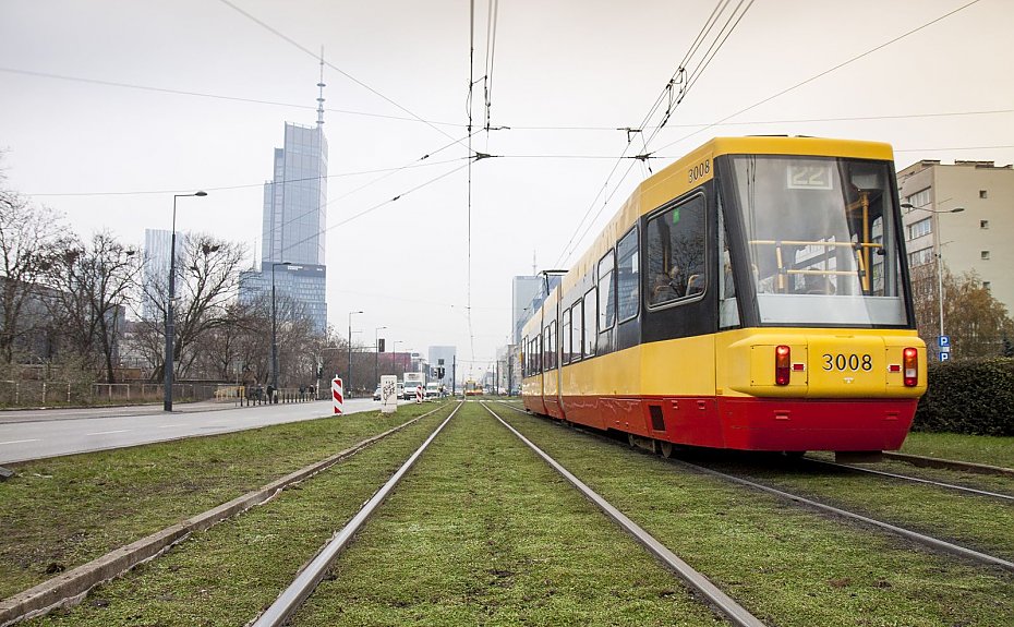 "Sianokosy" w centrum Warszawy? Tramwajarze zaskoczyli mieszkacw