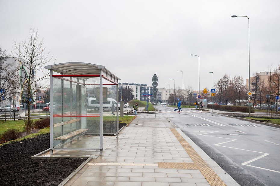 Nowy przystanek, droga rowerowa i chodnik. Sporo zmian na Radiowej