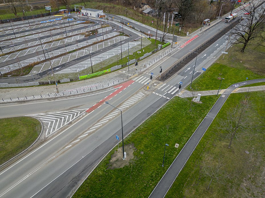 Koniec przebudowy Marywilskiej. "Zapomnieli o miejscach do parkowania"