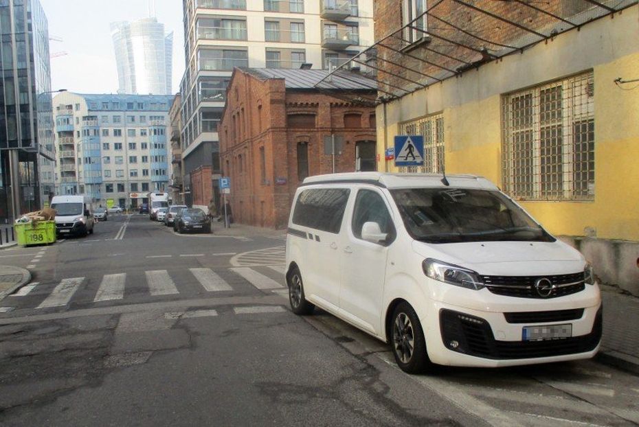 Ze szpikulcem na stranikw. Chcieli odholowa auto