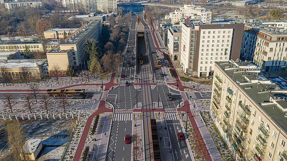 Tramwaje pojad tunelem pod Dworcem Zachodnim