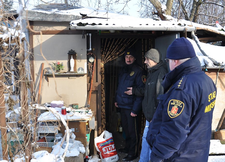 65-latek mieszka w altanie. Stranicy zaatwili mu mieszkanie