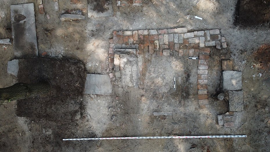 Na Brdnie odnaleziono grobowiec cadyka