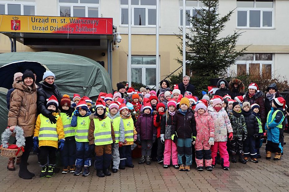 Przyozdb oliborsk choink yczeniami dla ssiadw