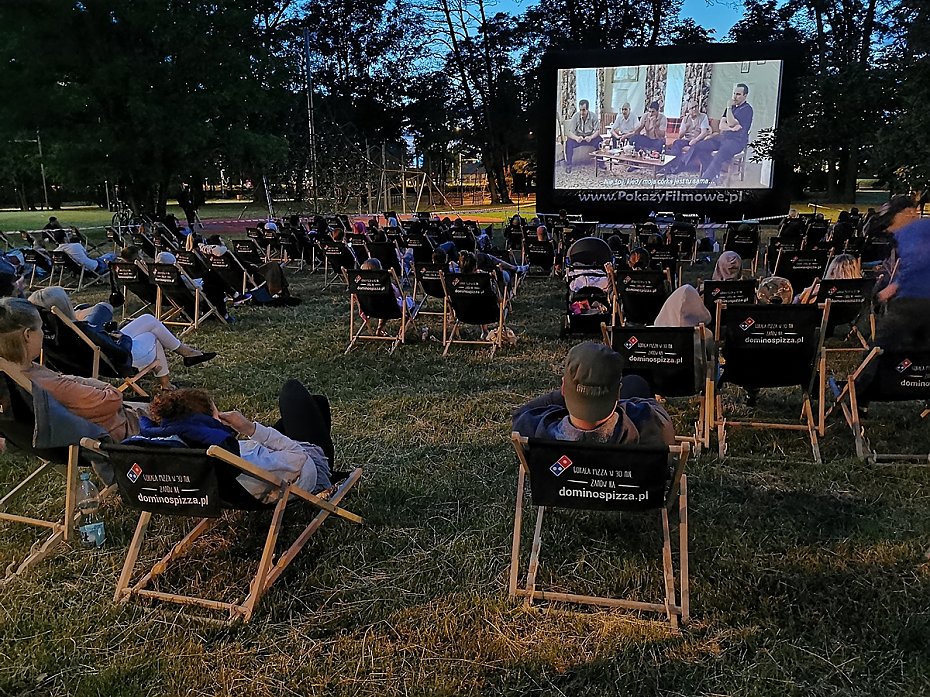 Kino plenerowe na oliborzu! Gdzie, kiedy i jaki repertuar?