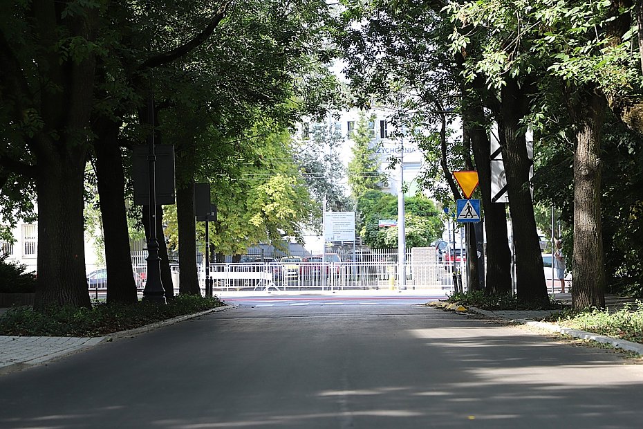 Bohomolca jak nowa - wymieniono asfalt, chodniki i zadbano o ziele