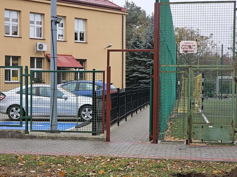 Wskie przejcie do szkoy przyczyn wielu kolizji